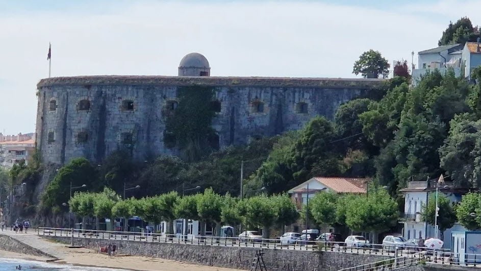 Batería Alta de San Martín, Spain